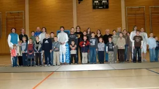 Volle Tribüne in Zeuthen